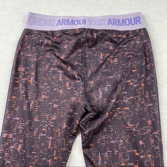 Under Armour Women’s Cropped Leggings - Picture 2 of 6